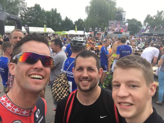Nach dem Triathlon: Adrian Stucky, Patrik Blum und Michael Aeschimann (vlnr.)