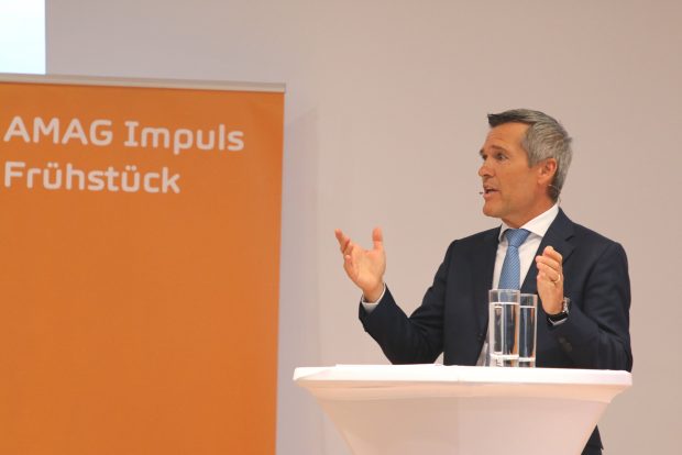 Luka Gähwiler parla sugli intensi sviluppi dell'industria bancaria 